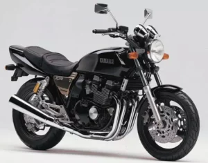 XJR400が安い理由とは?中古市場の価格動向と購入時の注意点