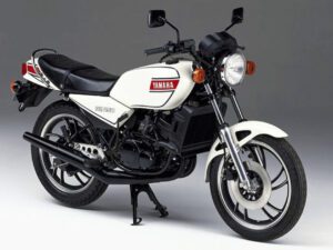 RZ250はなぜ高い？高騰する価格の背景と購入時の注意点